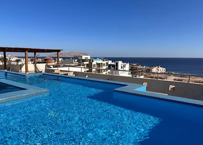 4-Bedroom Apartment With Seaview Balcony & Shared Infinity Pool On The Roof With Seaview Sharm el-Sheikh