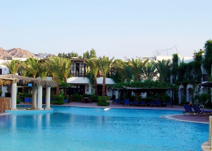 Resorts near Eel Garden